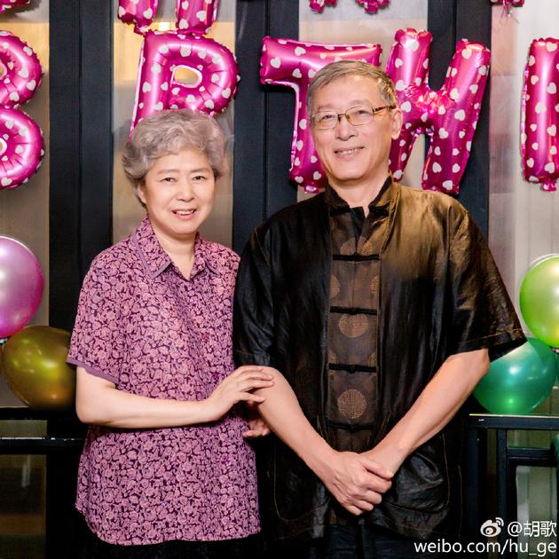 胡歌算是妈宝男呢?胡歌父母离婚了吗? 胡歌算是妈宝男呢?胡歌父母离婚了吗?