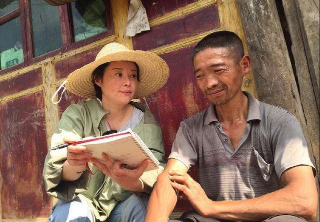 袁立在演员的诞生里像神经病视频(袁立参加演员诞生视频)