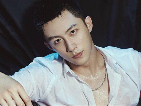 许魏洲在泰国有多红？许魏洲和黄景瑜睡过觉