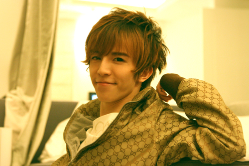 郭敬明是最赚钱的作家吗？郭敬明旗下作家有