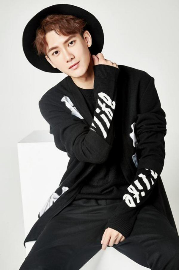 熊梓淇整容前照片曝光(熊梓淇好丑)