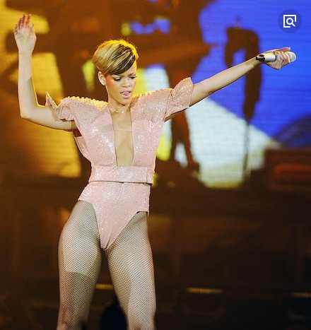 蕾哈娜为什么叫日日婆?蕾哈娜被人叫黎超模 蕾哈娜为什么叫日日婆?蕾哈娜被人叫黎超模