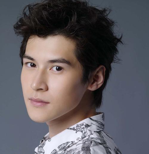 陈家乐脖子上是什么?陈家乐老婆资料