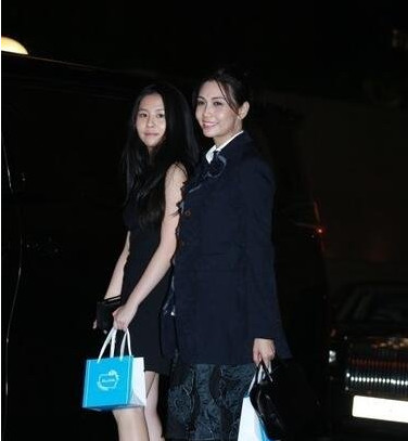 沈月是邱淑贞的女儿吗?沈月和胡一天身高差 沈月是邱淑贞的女儿吗?沈月和胡一天身高差