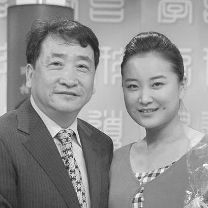 贾玲长得像姜昆就是姜昆的私生女?揭秘姜昆(贾玲和姜昆有亲戚吗)