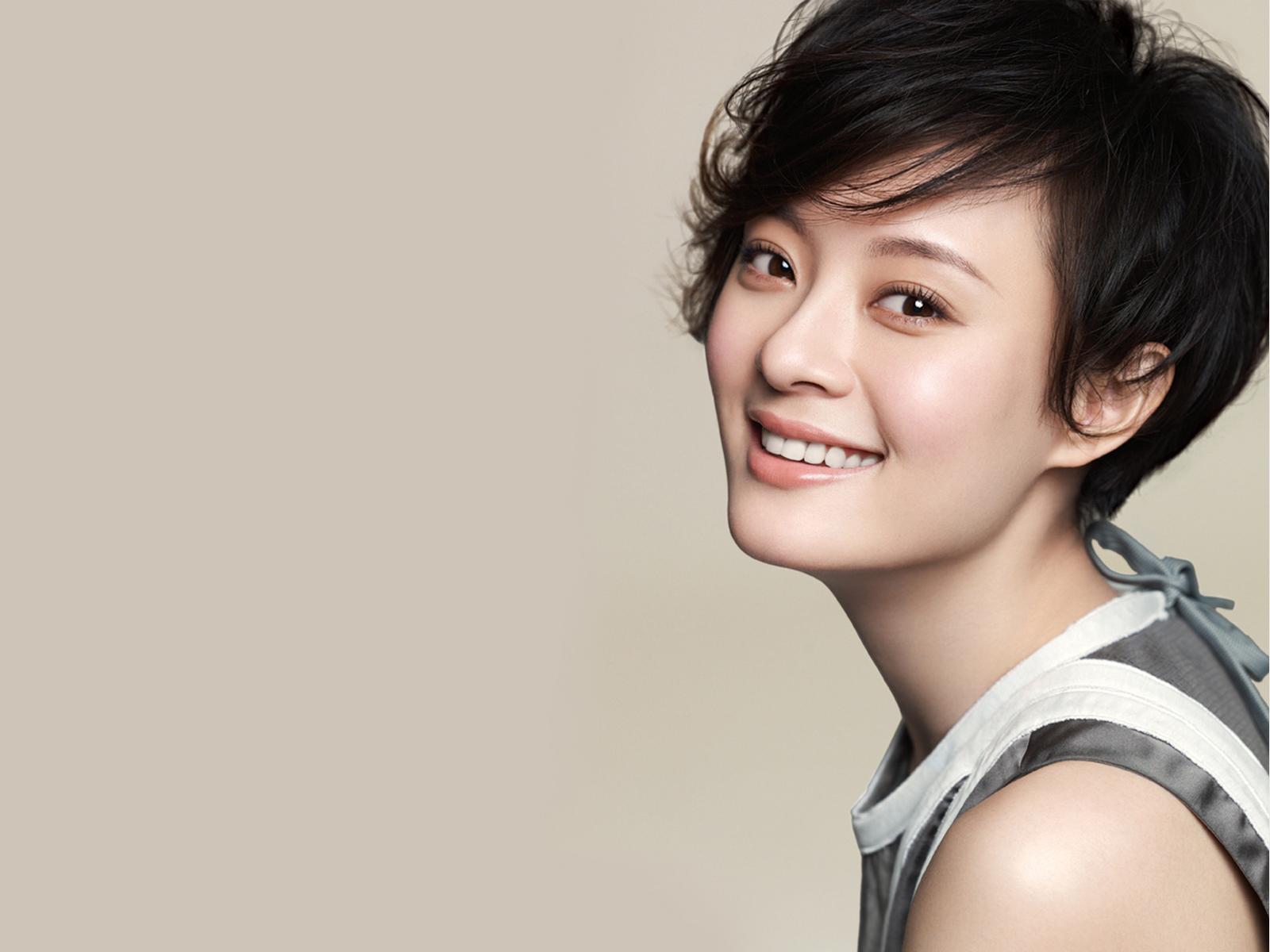 孙怡的父母是做什么的?孙怡是孙俪的亲侄女 孙怡的父母是做什么的?孙怡是孙俪的亲侄女