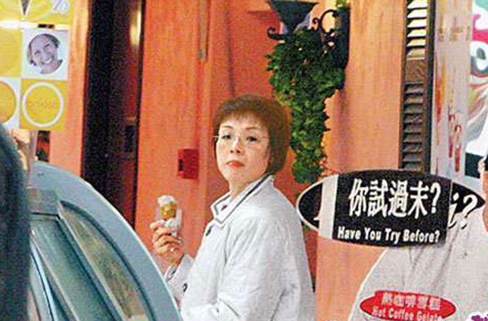 叶子楣是什么罩杯隆胸的吗？叶子楣的老公照