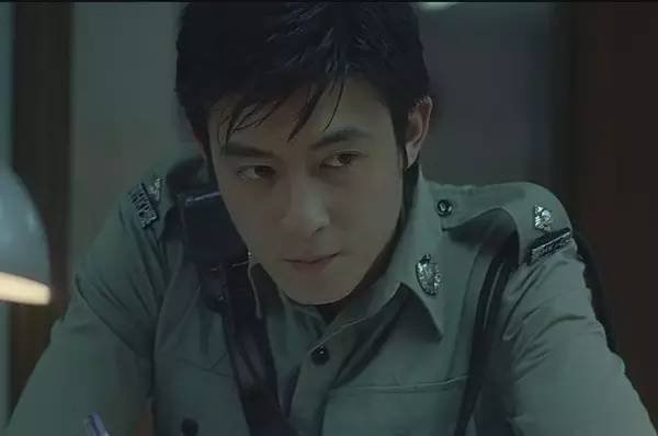 刘伟强叫成龙下跪真相(向华强打了成龙一巴掌)