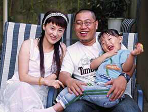 徐露是徐少华的女儿吗？徐露和老公姜凯阳有