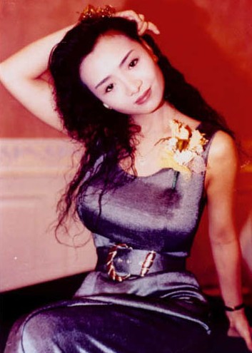 叶子楣是什么罩杯隆胸的吗？叶子楣的老公照