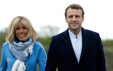 马克龙妻子年轻时照片(马克龙老婆年轻照) 马克龙妻子年轻时照片(马克龙老婆年轻照)