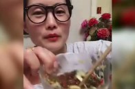 海豚姐姐是做什么的？海豚姐姐吃海鲜视频站(卖海鲜的海豚姐姐怎么没有了)