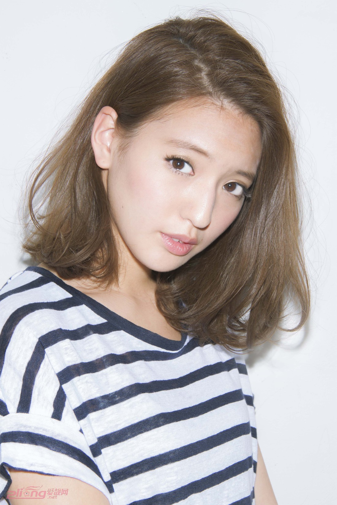 杨幂发际线变低又回来了(杨幂自嘲发际线)