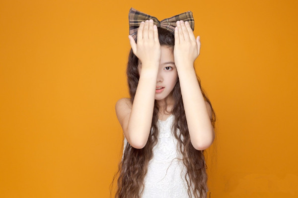 刘黛希是混血儿吗?刘黛希是不是中国人站<(刘黛希多高) 刘黛希是混血儿吗?刘黛希是不是中国人站<(刘黛希多高)