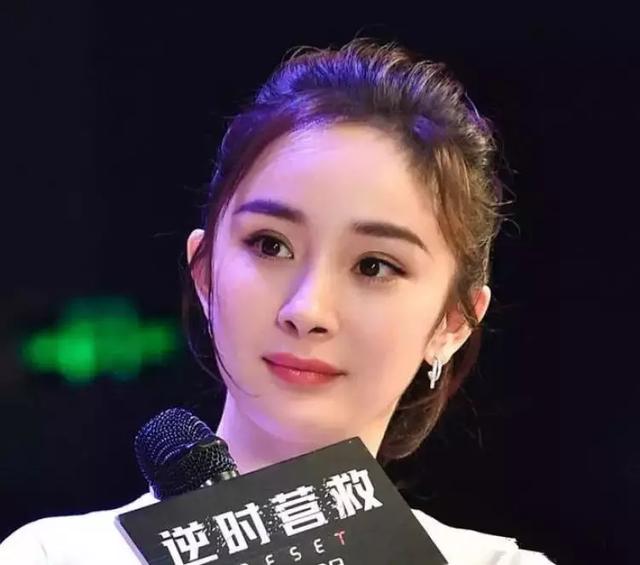 杨幂发际线变低又回来了(杨幂自嘲发际线)