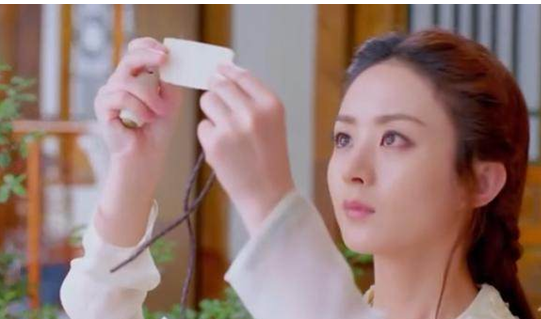 楚乔的小木珠就是风云令吗？木珠里面的纸条(楚乔传木珠中写着什么)