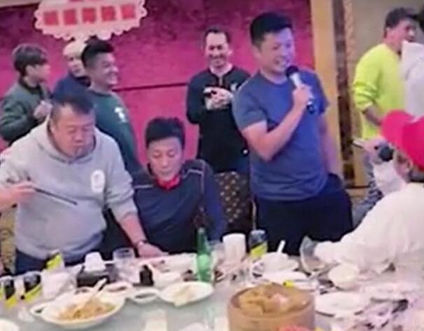 钟镇涛前妻章小蕙现状如何(钟镇涛与章小蕙结婚照)