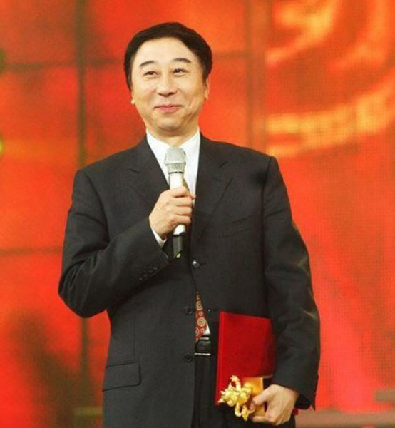 冯巩和牛群为什么分手？冯巩和牛群经典相声(冯巩和牛群的相声大全两个弄潮儿)