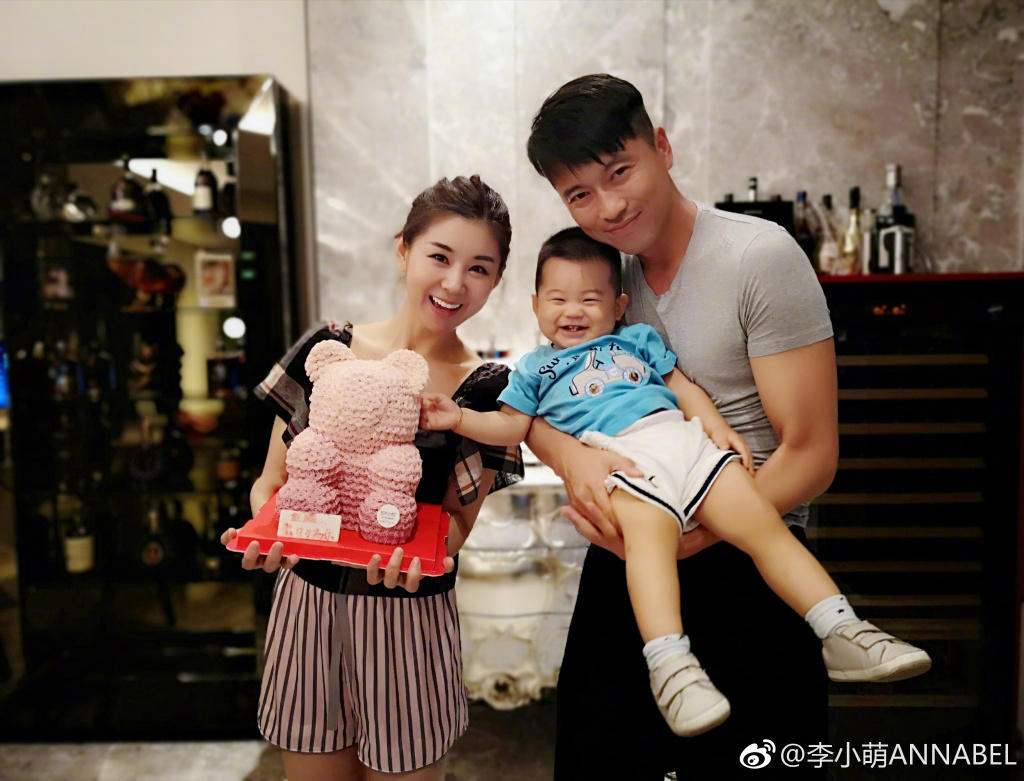 冯巩和牛群为什么分手？冯巩和牛群经典相声(冯巩和牛群的相声大全两个弄潮儿)