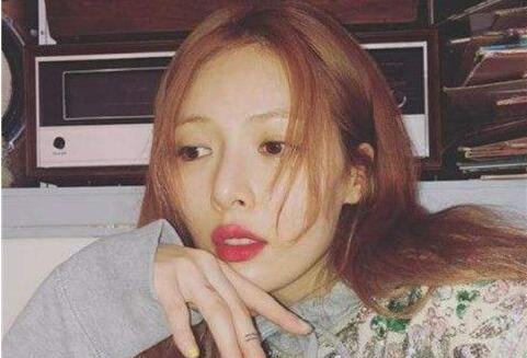 金泫雅整容真的假的(裴珠泫整容前照片被爆)