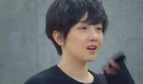 陈小纭和鹿晗好像对比图(陈小纭撞脸鹿晗:陈小纭个人资料个人写真)