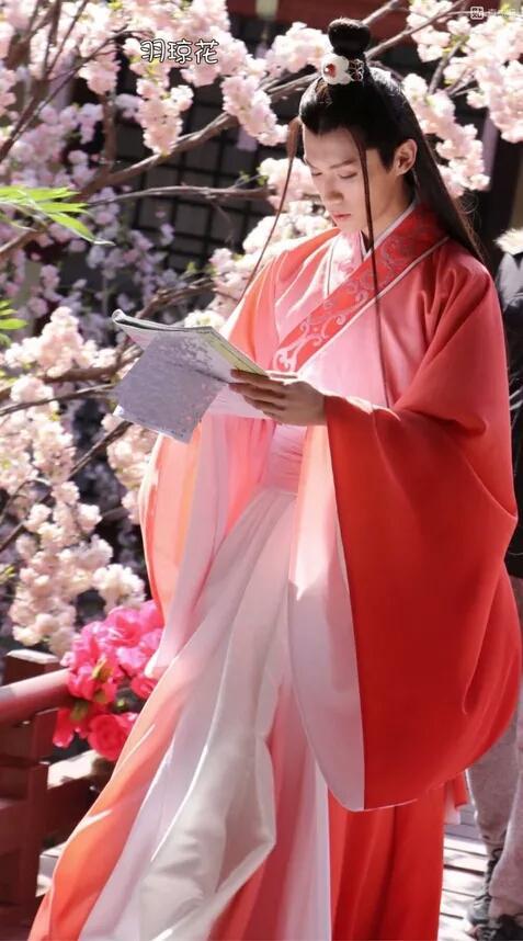 查杰为什么叫大哥、小仙女、底迪?他为什么 查杰为什么叫大哥、小仙女、底迪?他为什么