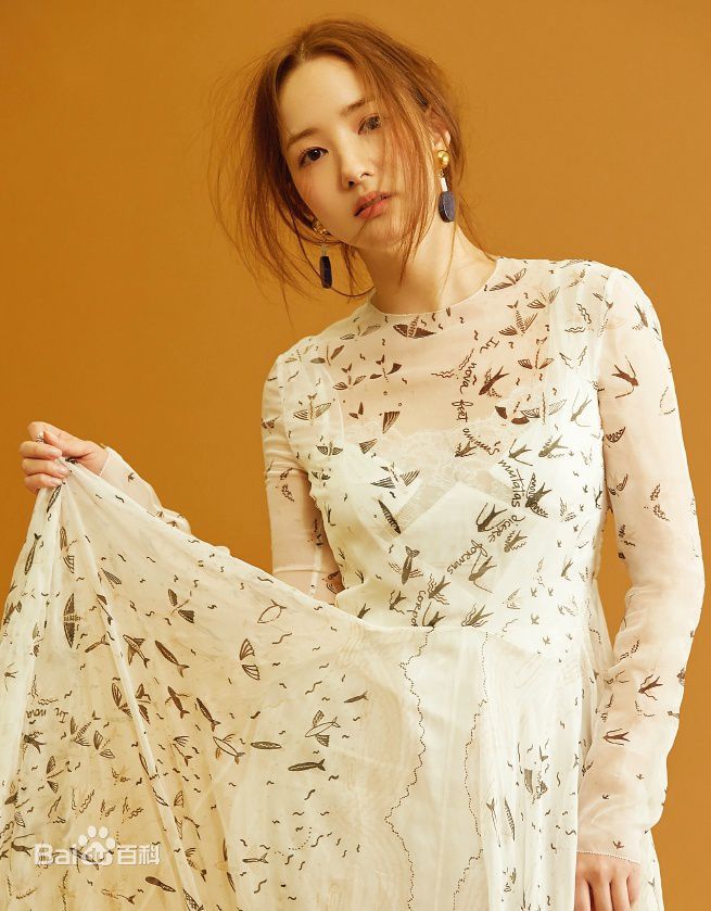 朴敏英的双眼皮好自然图(朴彩英的双眼皮)