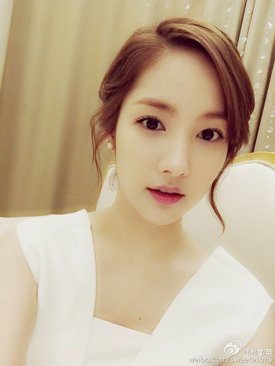 朴敏英的双眼皮好自然图(朴彩英的双眼皮)
