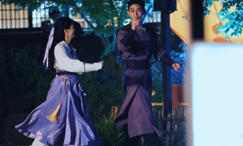 跑男黄旭熙周也初次见面叫小姐姐(黄旭熙参加跑男是哪一期)