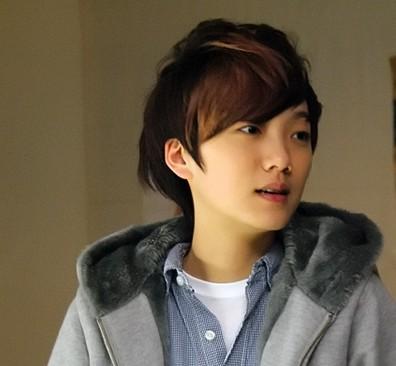 赵逸岚是男的还是女的?赵逸岚和房思瑜激吻 赵逸岚是男的还是女的?赵逸岚和房思瑜激吻