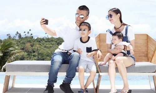 黄圣依背景曝光外公是清华大学学生会主席(黄圣依父亲身份曝光)