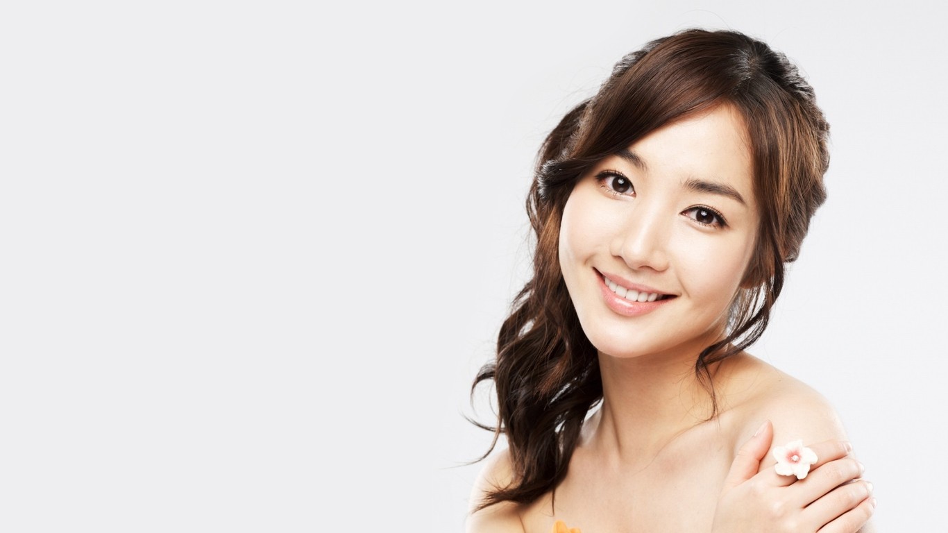 朴敏英的双眼皮好自然图(朴彩英的双眼皮)