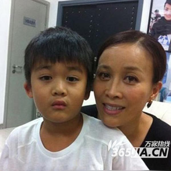 那英与现任老公孟桐女儿图(那英的丈夫孟桐何许人也)