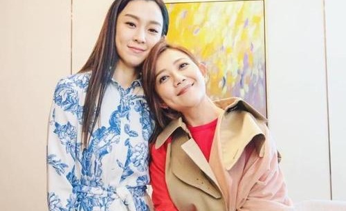 范玮琪下巴缝15针发文遭网友嘲讽