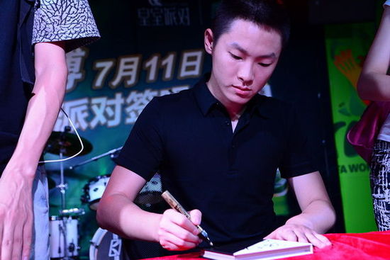 梁博的爸爸是谁？梁博和刘涛什么关系站<m(梁博是谁儿子)