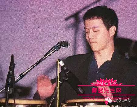 窦唯年轻时的照片惊为天人(窦唯年轻时好帅) 窦唯年轻时的照片惊为天人(窦唯年轻时好帅)