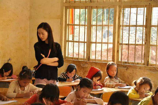 江一燕支教八年真伪？江一燕支教原因和照片