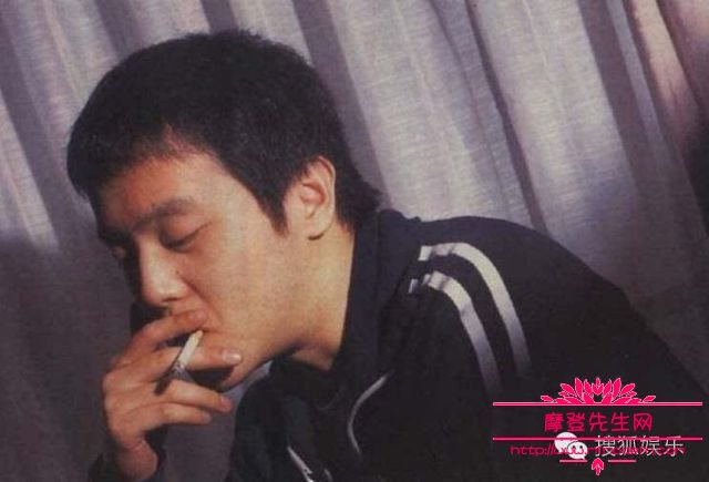 窦唯年轻时的照片惊为天人(窦唯年轻时好帅) 窦唯年轻时的照片惊为天人(窦唯年轻时好帅)