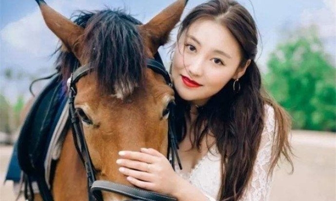 陈翔六点半腿腿被捅身亡最新消息(陈翔六点半腿腿葬礼) 陈翔六点半腿腿被捅身亡最新消息(陈翔六点半腿腿葬礼)