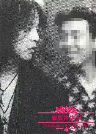 窦唯年轻时的照片惊为天人(窦唯年轻时好帅) 窦唯年轻时的照片惊为天人(窦唯年轻时好帅)