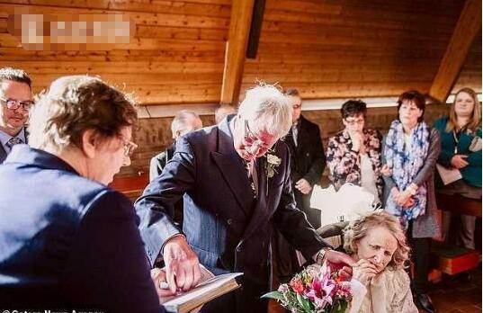 连续43年求婚被拒大反转(现在就告被反转的求婚完整版)