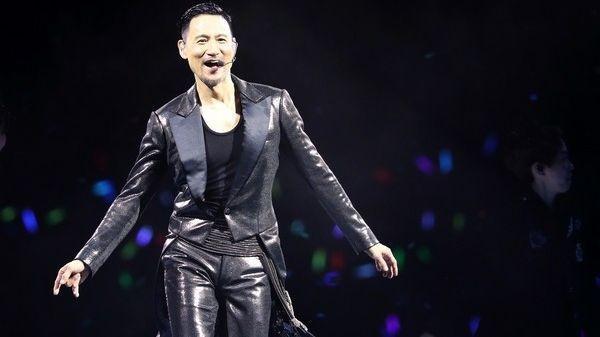 张国荣和唐先生是怎么在一起的(张国荣和唐先生的关系) 张国荣和唐先生是怎么在一起的(张国荣和唐先生的关系)