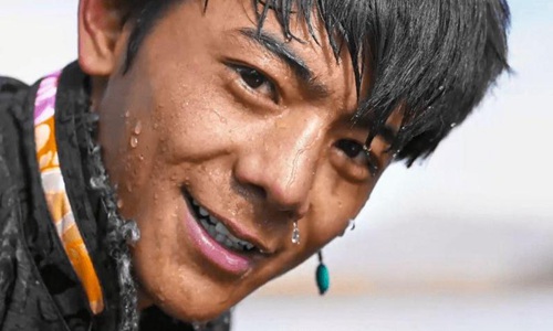 丁真牛人之夜站C位(央视牛人之夜丁真)