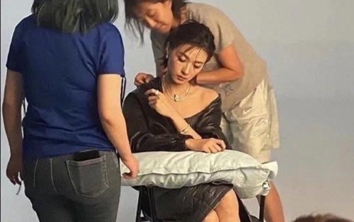 万茜车祸复工照曝光(万茜车祸原因)