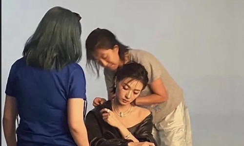 万茜车祸复工照曝光(万茜车祸原因)