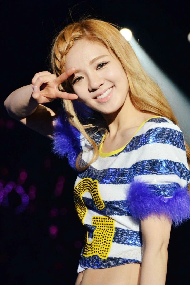 金孝渊男朋友是谁(金孝渊和谁关系好)