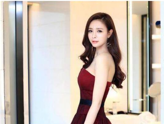 沈梦辰爆料女同事没钱却装阔(沈梦辰背后揭穿同事虚荣)