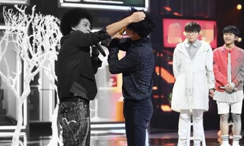 薛之谦上热搜被骂吃血馒头(薛之谦疫情)