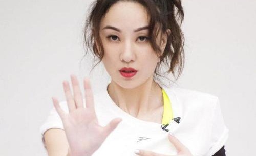 郑希怡之前为什么不火呢(郑希怡八卦) 郑希怡之前为什么不火呢(郑希怡八卦)