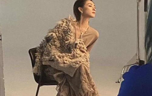 万茜车祸复工照曝光(万茜车祸原因)